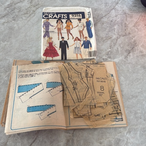 McCall's VINTAGE BROOKE SHIELD SEWING PATTERNS 9316 696  9283 BARBIE CLOTHES - Picture 10 of 11